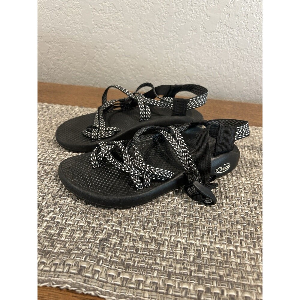 Chaco Sandals Women Size 7 Black Gray White Strappy Toe Loop Ankle Strap Hiking